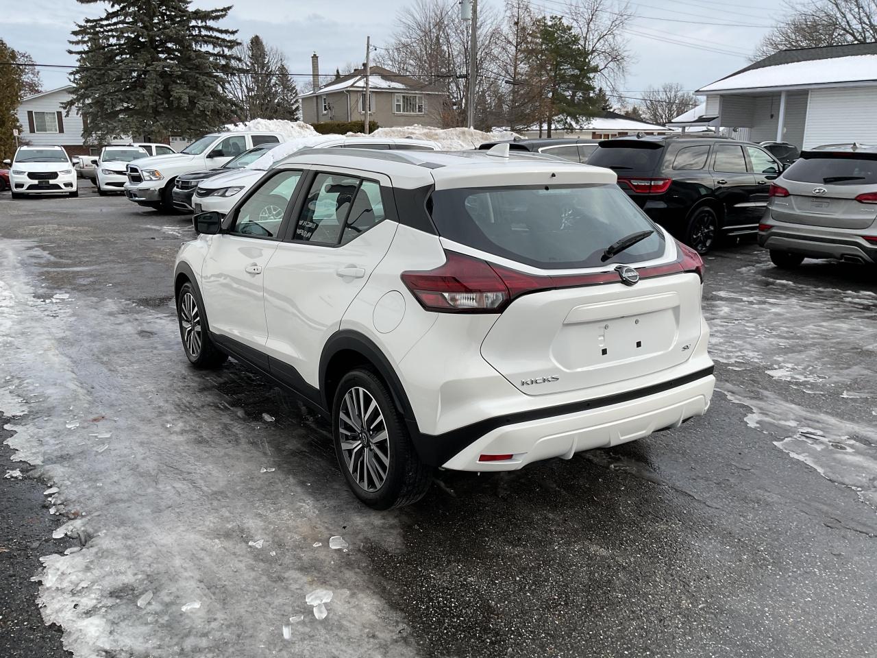 2024 Nissan Kicks SV 4dr Front-Wheel Drive Photo4