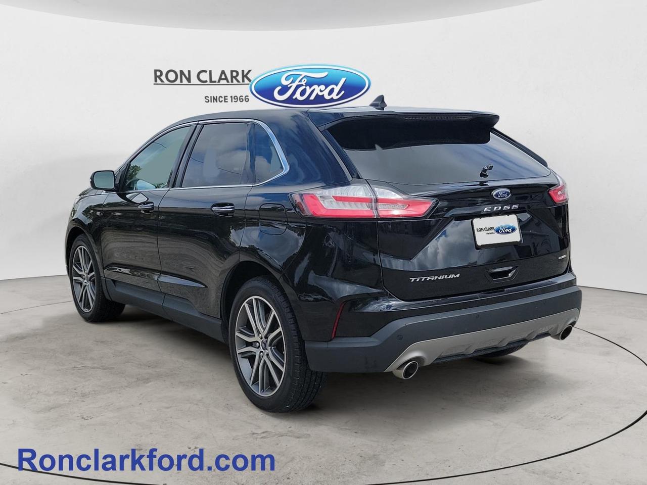 2021 Ford Edge TITANIUM 4DR ALL-WHEEL DRIVE Photo4