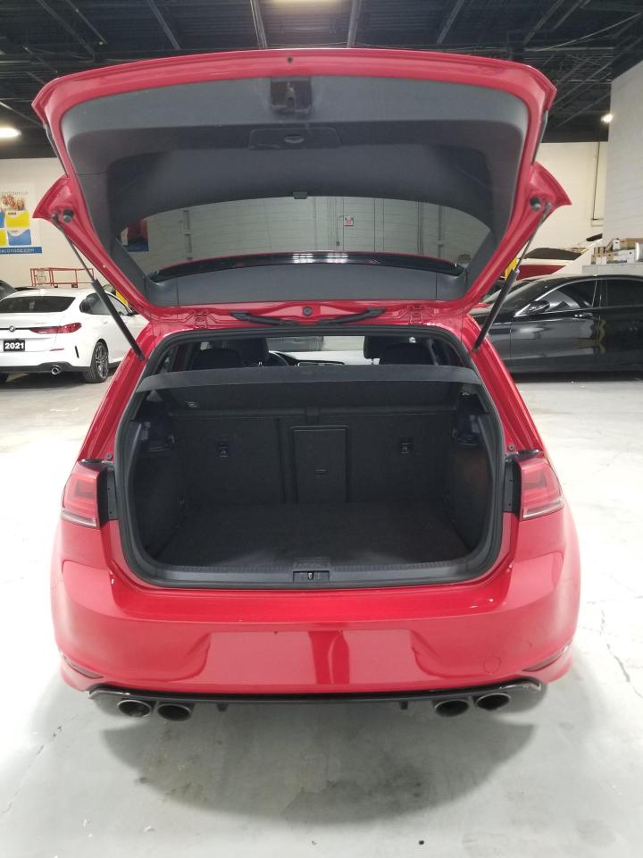 2017 Volkswagen Golf R 2.0 TSI (DSG) 4dr All-Wheel Drive 4MOTION Hatchback Photo