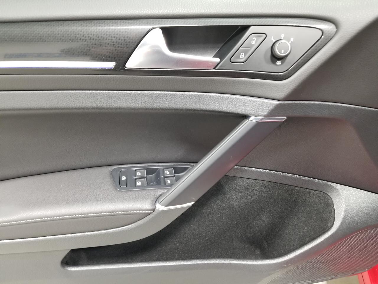 2017 Volkswagen Golf R 2.0 TSI (DSG) 4dr All-Wheel Drive 4MOTION Hatchback Photo