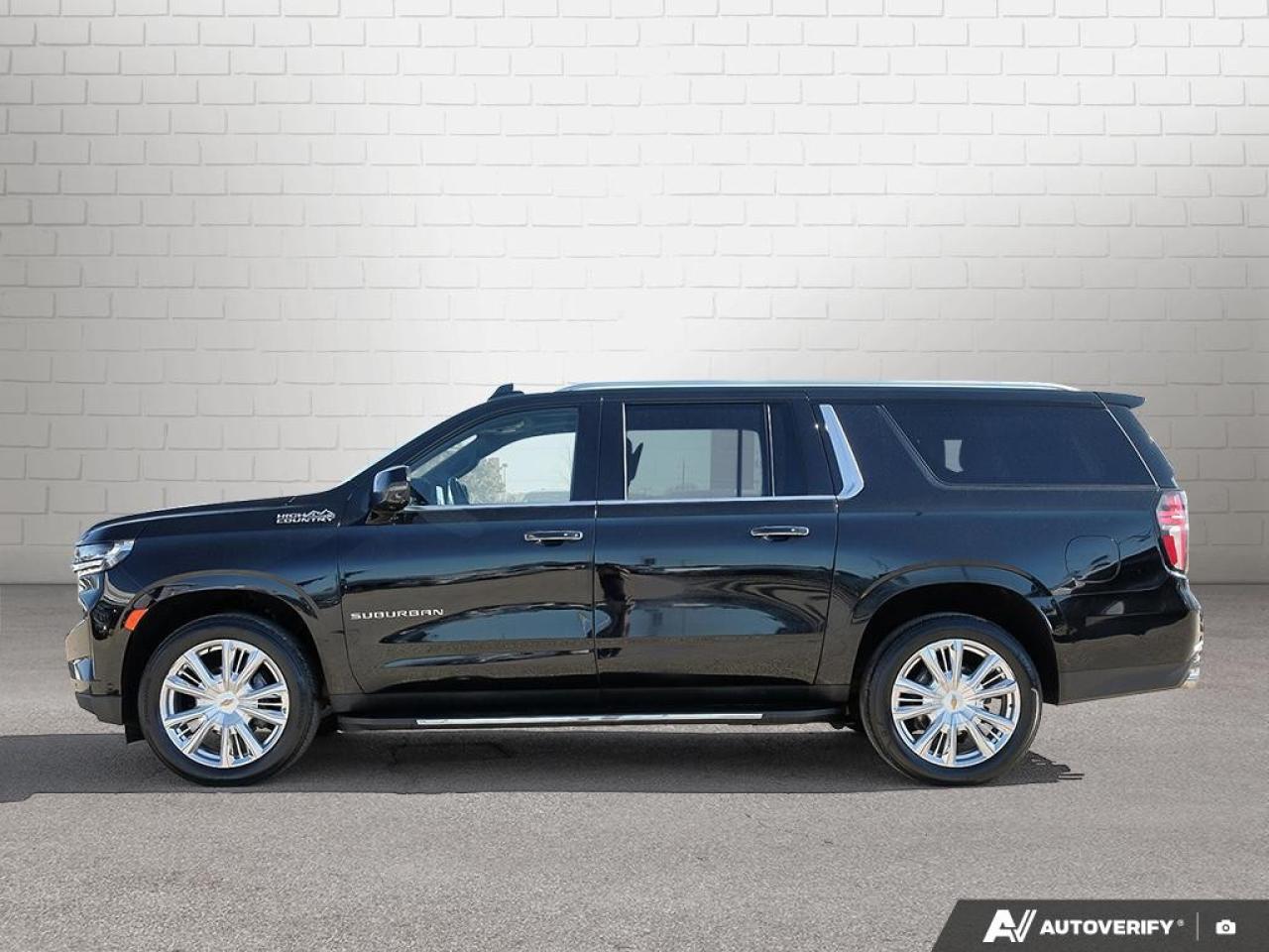 2023 Chevrolet Suburban 4WD 4dr High Country Photo