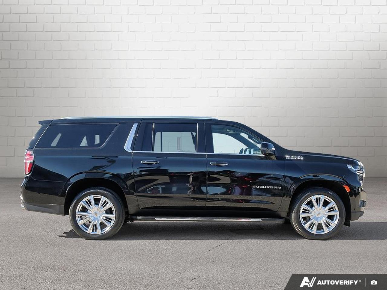 2023 Chevrolet Suburban 4WD 4dr High Country Photo