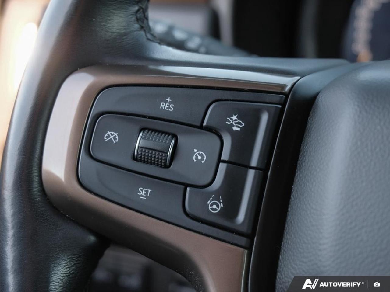 2023 Chevrolet Suburban 4WD 4dr High Country Photo