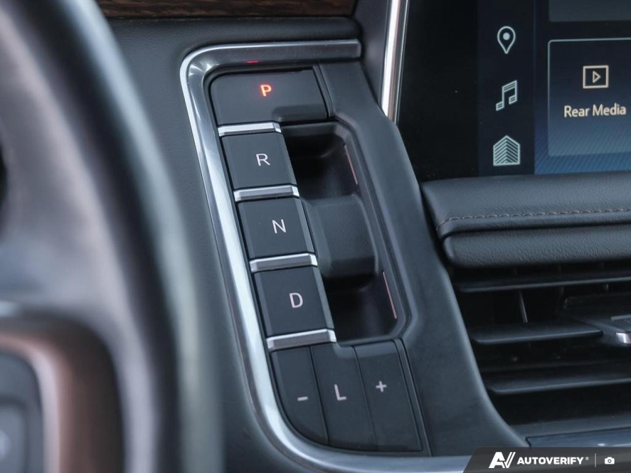 2023 Chevrolet Suburban 4WD 4dr High Country Photo