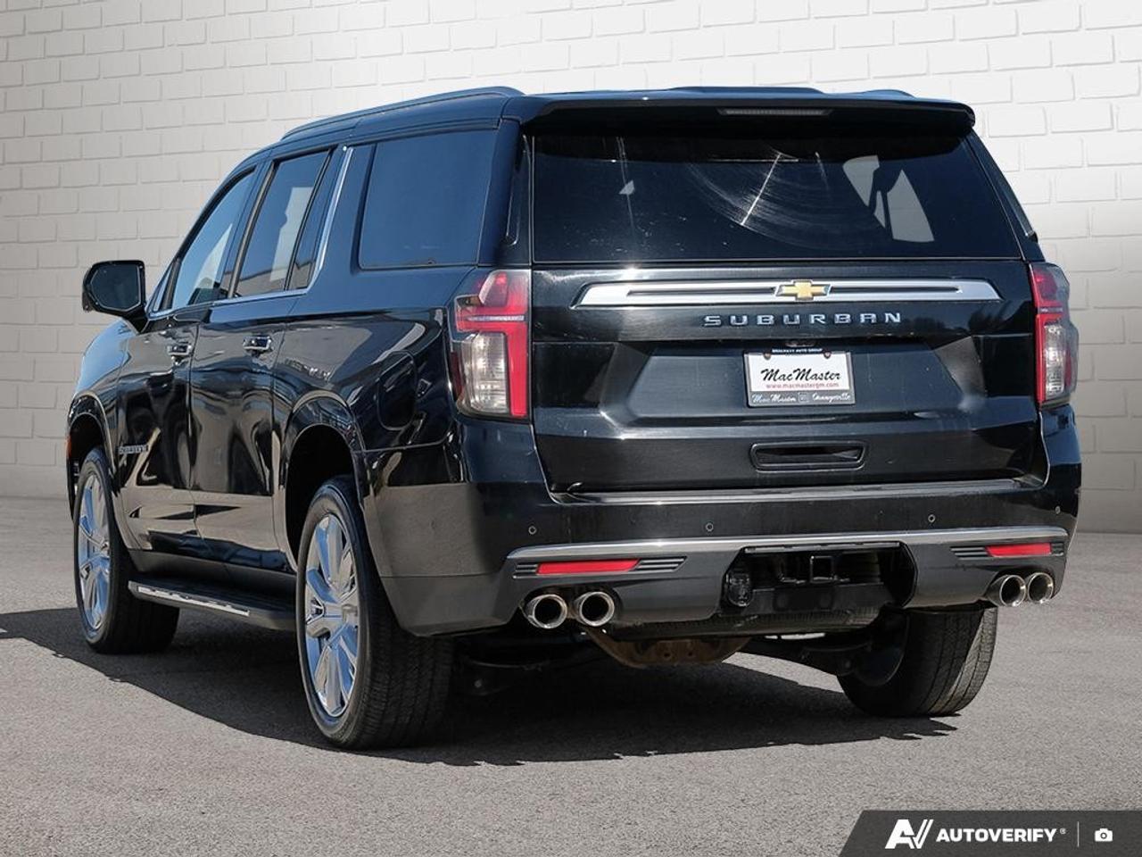 2023 Chevrolet Suburban 4WD 4dr High Country Photo
