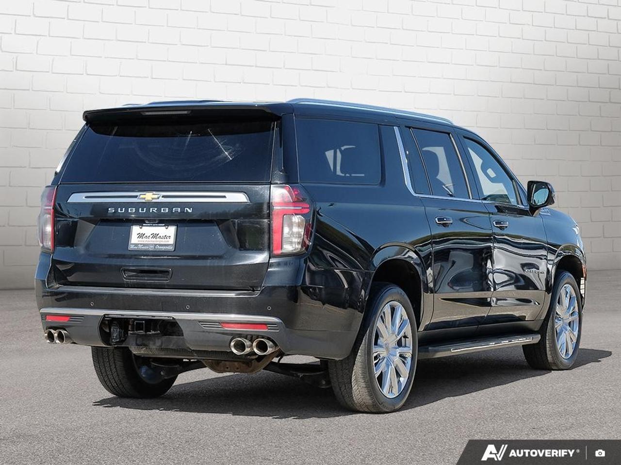 2023 Chevrolet Suburban 4WD 4dr High Country Photo