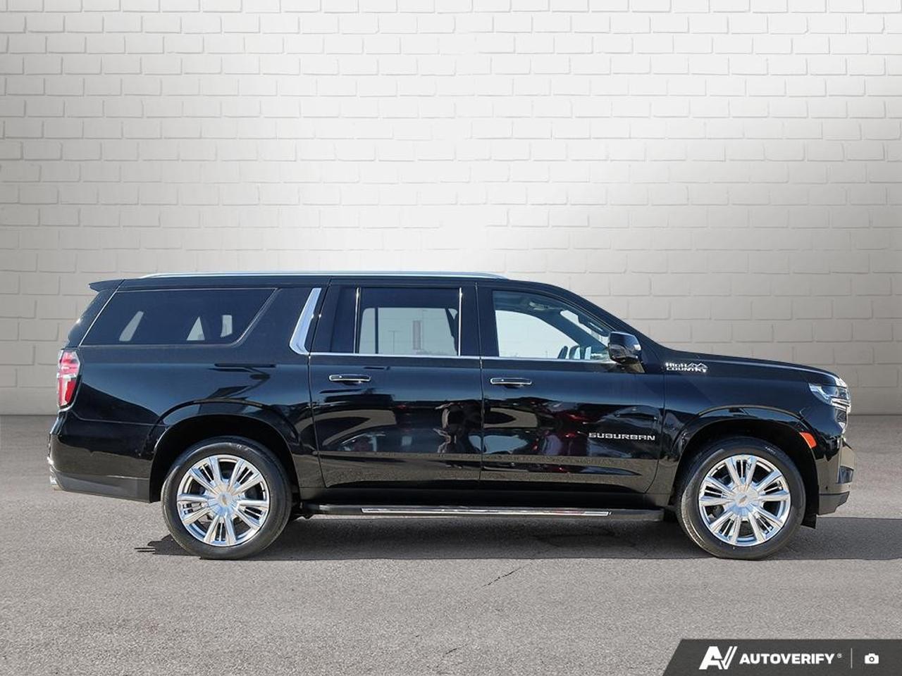 2023 Chevrolet Suburban 4WD 4dr High Country Photo