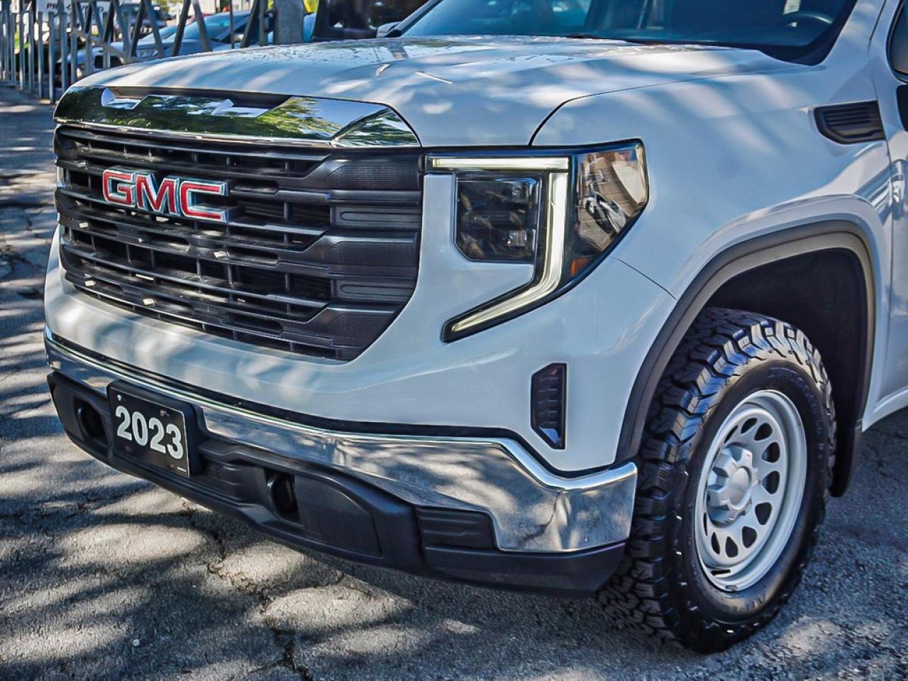 2023 GMC Sierra 1500  Photo3
