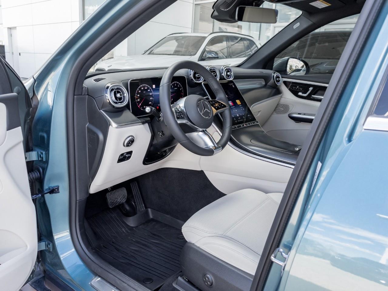 2025 Mercedes-Benz GLC 300 Base GLC 300 4dr All-Wheel Drive 4MATIC Photo