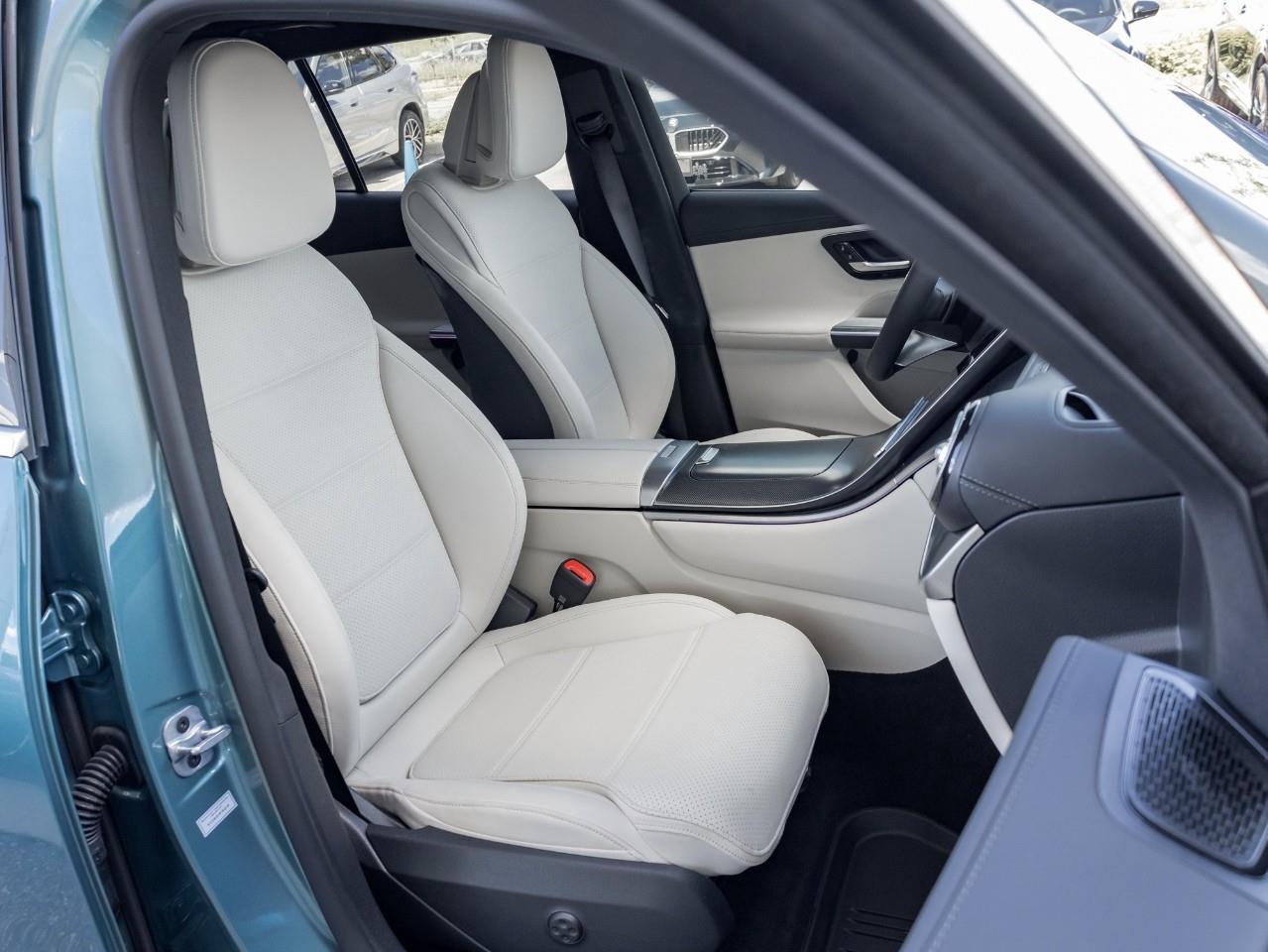 2025 Mercedes-Benz GLC 300 Base GLC 300 4dr All-Wheel Drive 4MATIC Photo