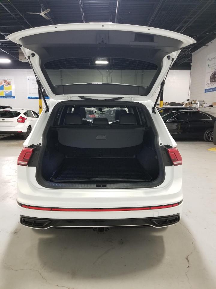 2023 Volkswagen Tiguan Comfortline R-Line Black 4dr All-Wheel Drive 4MOTION Photo