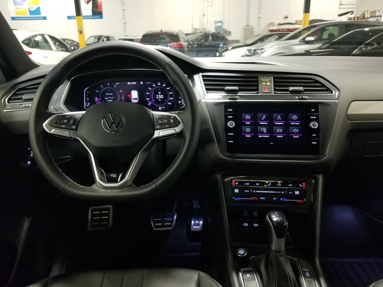 2023 Volkswagen Tiguan Comfortline R-Line Black 4dr All-Wheel Drive 4MOTION Photo