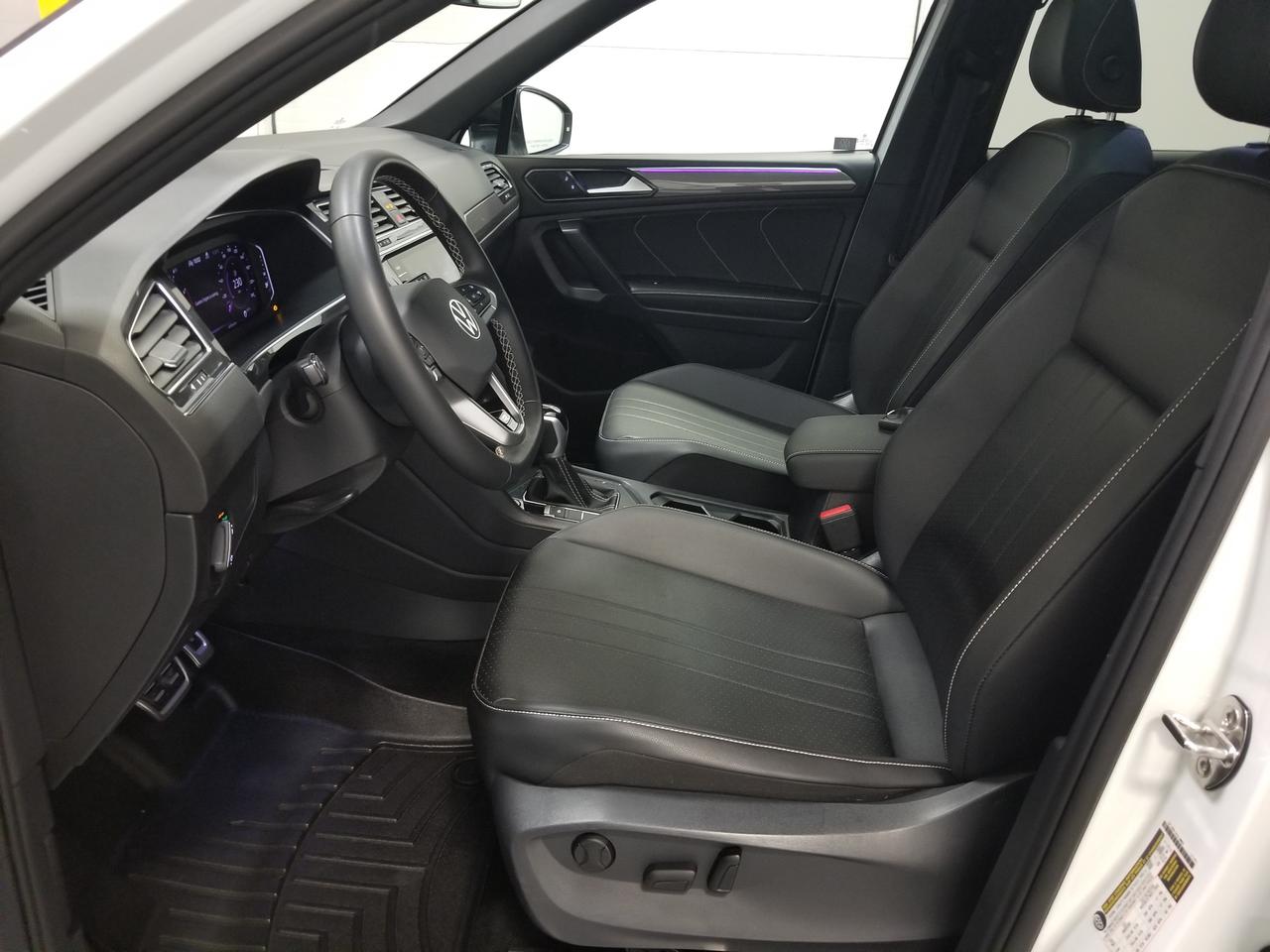 2023 Volkswagen Tiguan Comfortline R-Line Black 4dr All-Wheel Drive 4MOTION Photo