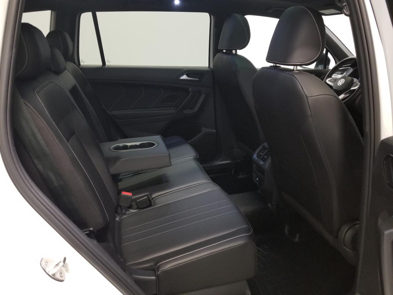 2023 Volkswagen Tiguan Comfortline R-Line Black 4dr All-Wheel Drive 4MOTION Photo