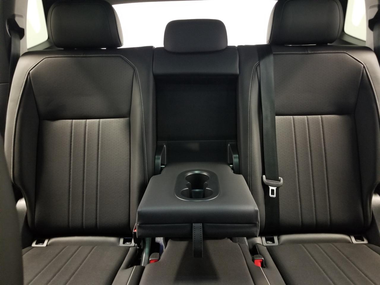 2023 Volkswagen Tiguan Comfortline R-Line Black 4dr All-Wheel Drive 4MOTION Photo