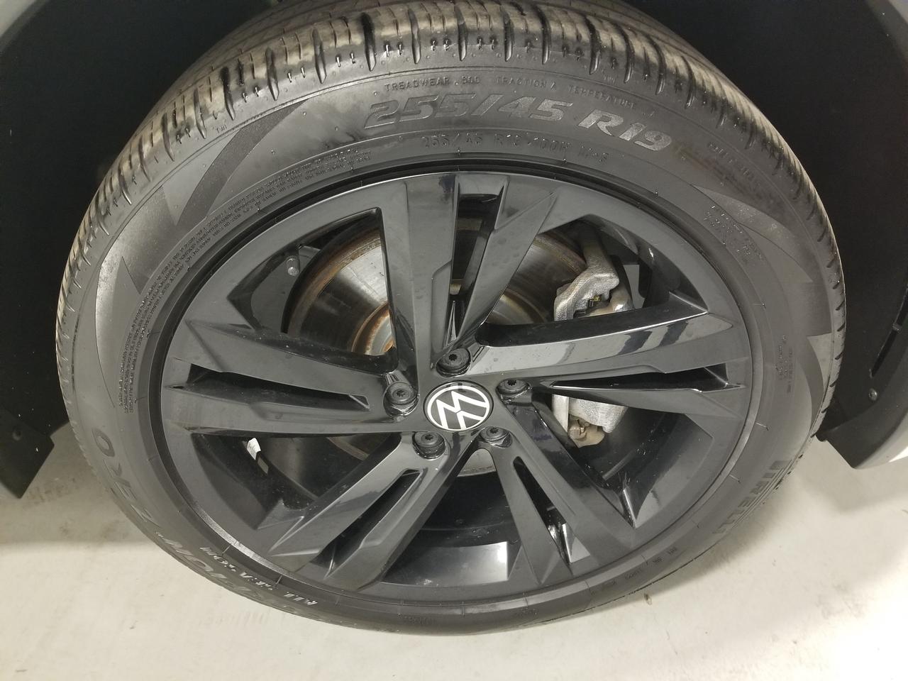 2023 Volkswagen Tiguan Comfortline R-Line Black 4dr All-Wheel Drive 4MOTION Photo