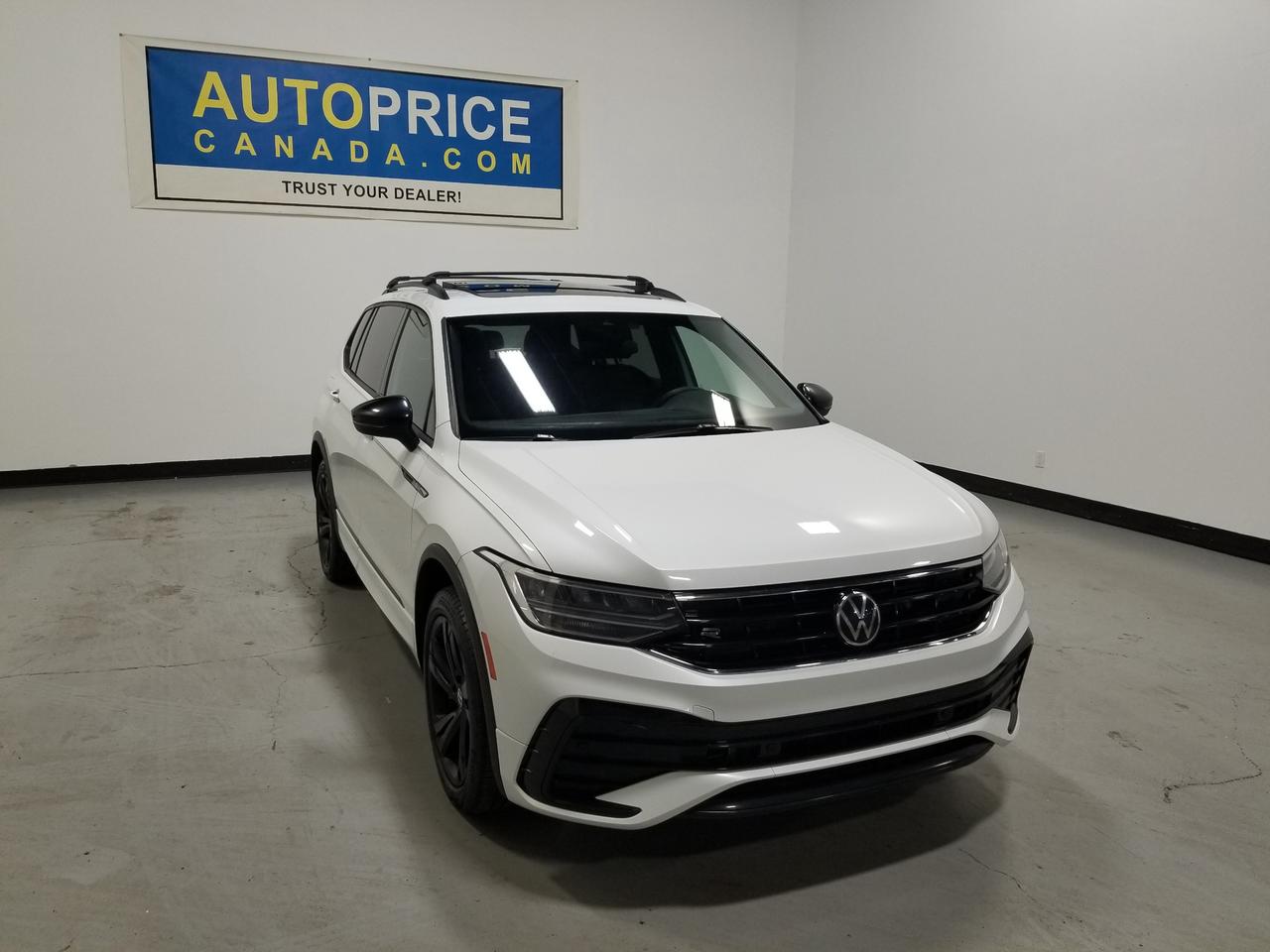 2023 Volkswagen Tiguan Comfortline R-Line Black 4dr All-Wheel Drive 4MOTION Photo