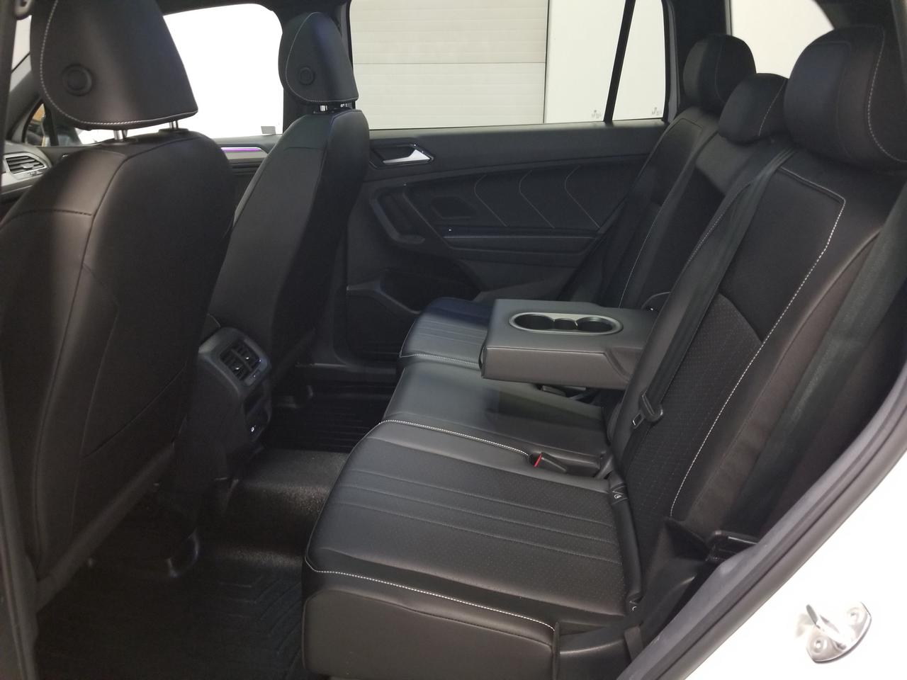 2023 Volkswagen Tiguan Comfortline R-Line Black 4dr All-Wheel Drive 4MOTION Photo