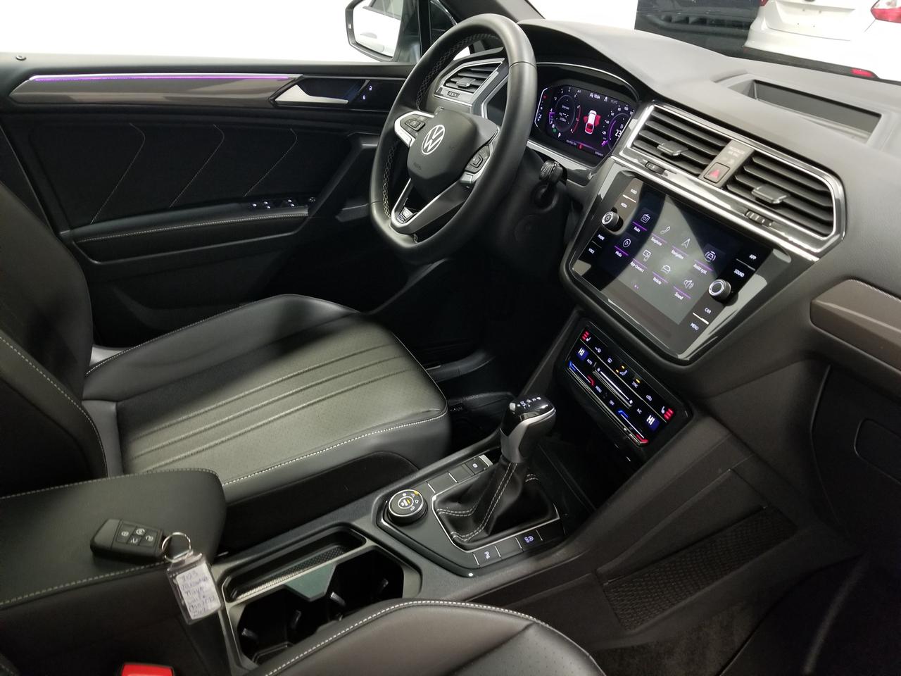 2023 Volkswagen Tiguan Comfortline R-Line Black 4dr All-Wheel Drive 4MOTION Photo