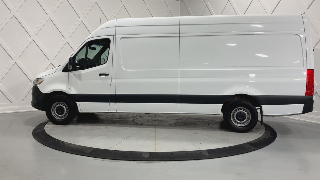 2024 Mercedes-Benz Sprinter 2500 High Roof 4-Cyl Diesel Sprinter 2500 Crew Van 170 in. WB Rear-Wheel Drive Photo