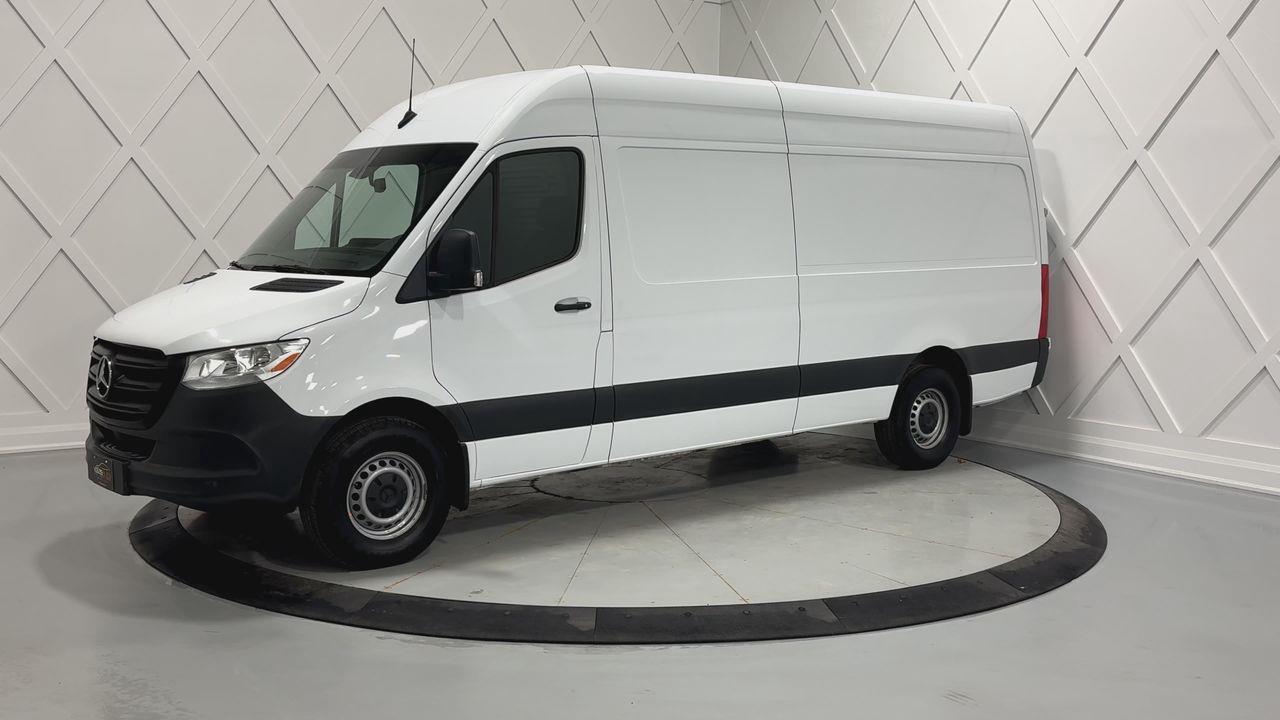 2024 Mercedes-Benz Sprinter 2500 High Roof 4-Cyl Diesel Sprinter 2500 Crew Van 170 in. WB Rear-Wheel Drive Photo4