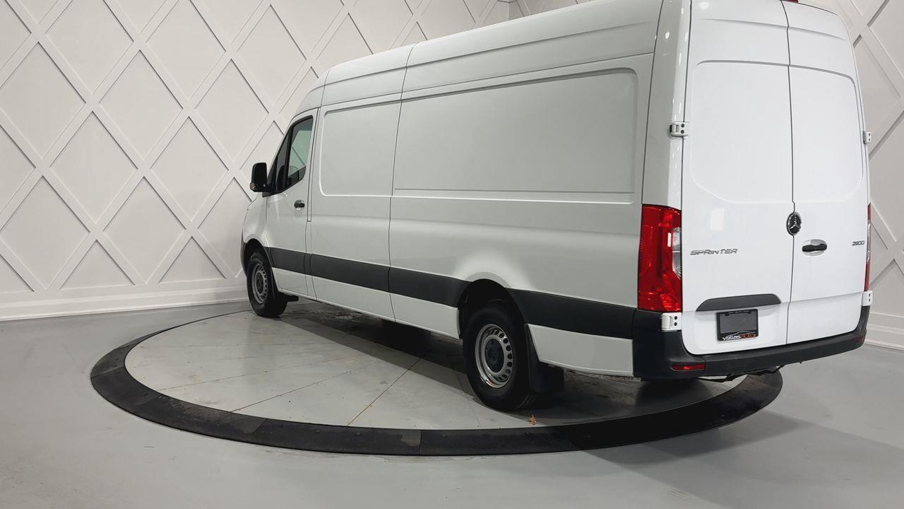 2024 Mercedes-Benz Sprinter 2500 High Roof 4-Cyl Diesel Sprinter 2500 Crew Van 170 in. WB Rear-Wheel Drive Photo