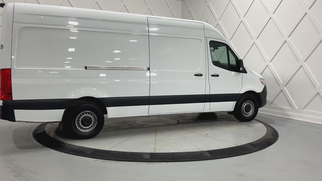 2024 Mercedes-Benz Sprinter 2500 High Roof 4-Cyl Diesel Sprinter 2500 Crew Van 170 in. WB Rear-Wheel Drive Photo