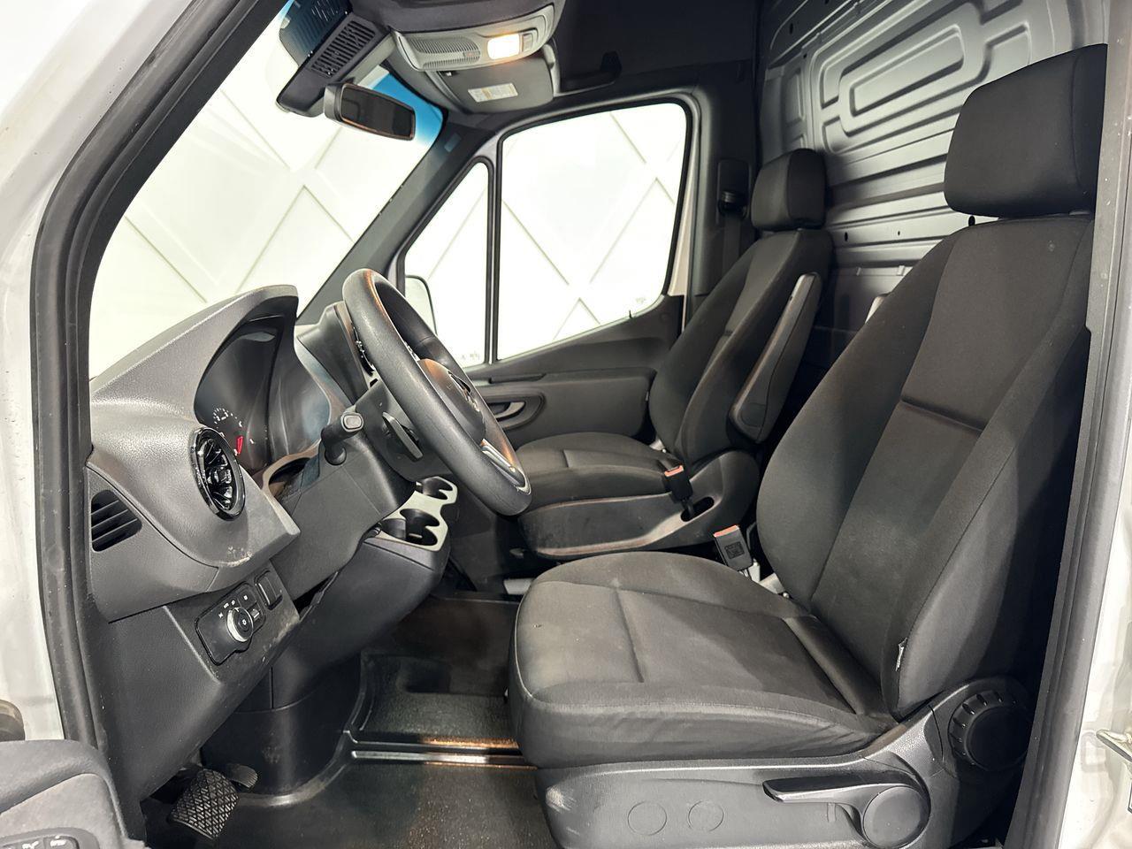 2024 Mercedes-Benz Sprinter 2500 High Roof 4-Cyl Diesel Sprinter 2500 Crew Van 170 in. WB Rear-Wheel Drive Photo