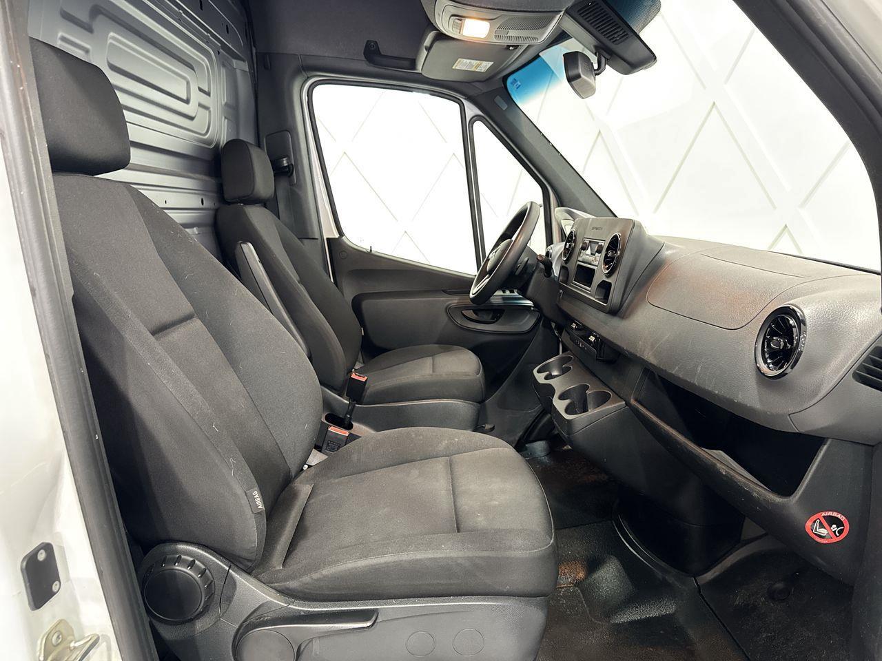 2024 Mercedes-Benz Sprinter 2500 High Roof 4-Cyl Diesel Sprinter 2500 Crew Van 170 in. WB Rear-Wheel Drive Photo