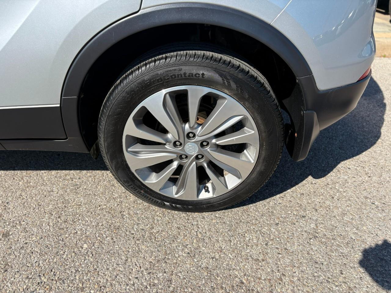 2019 Buick Encore Preferred Front-Wheel Drive Photo2