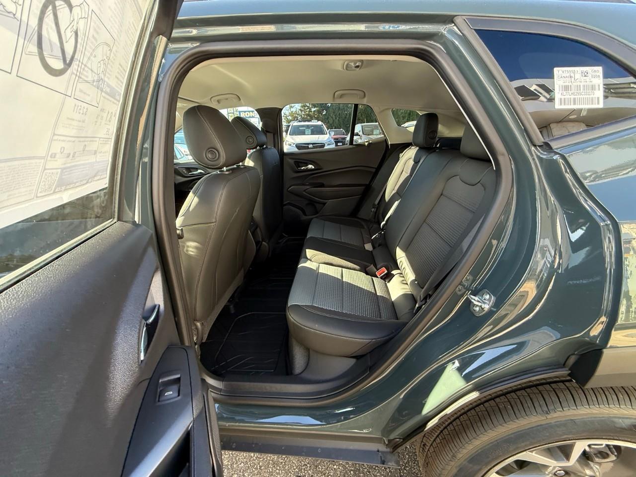 2025 Chevrolet Trax LT 4dr Front-Wheel Drive Photo