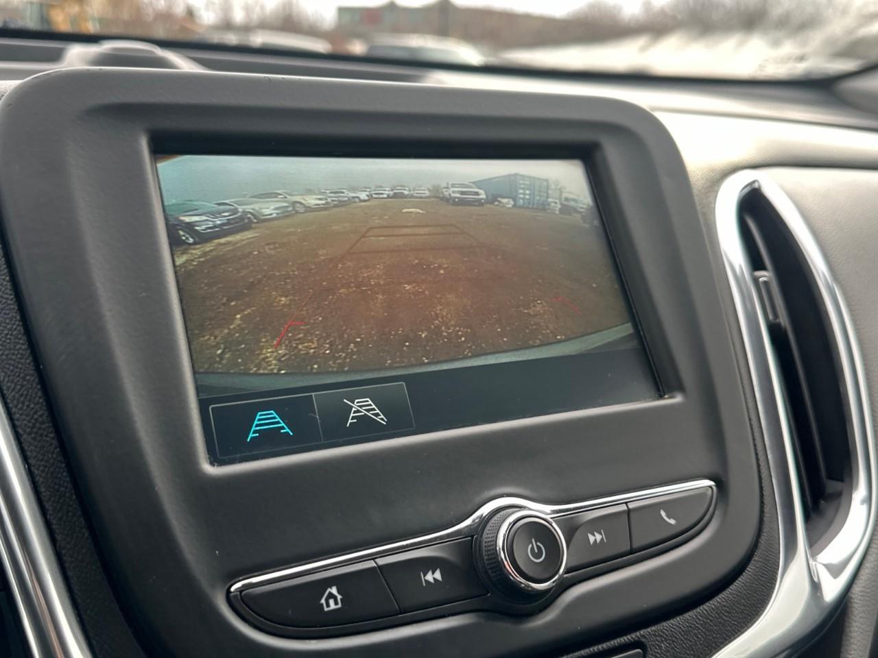 2018 Chevrolet Equinox LS Front-Wheel Drive Photo