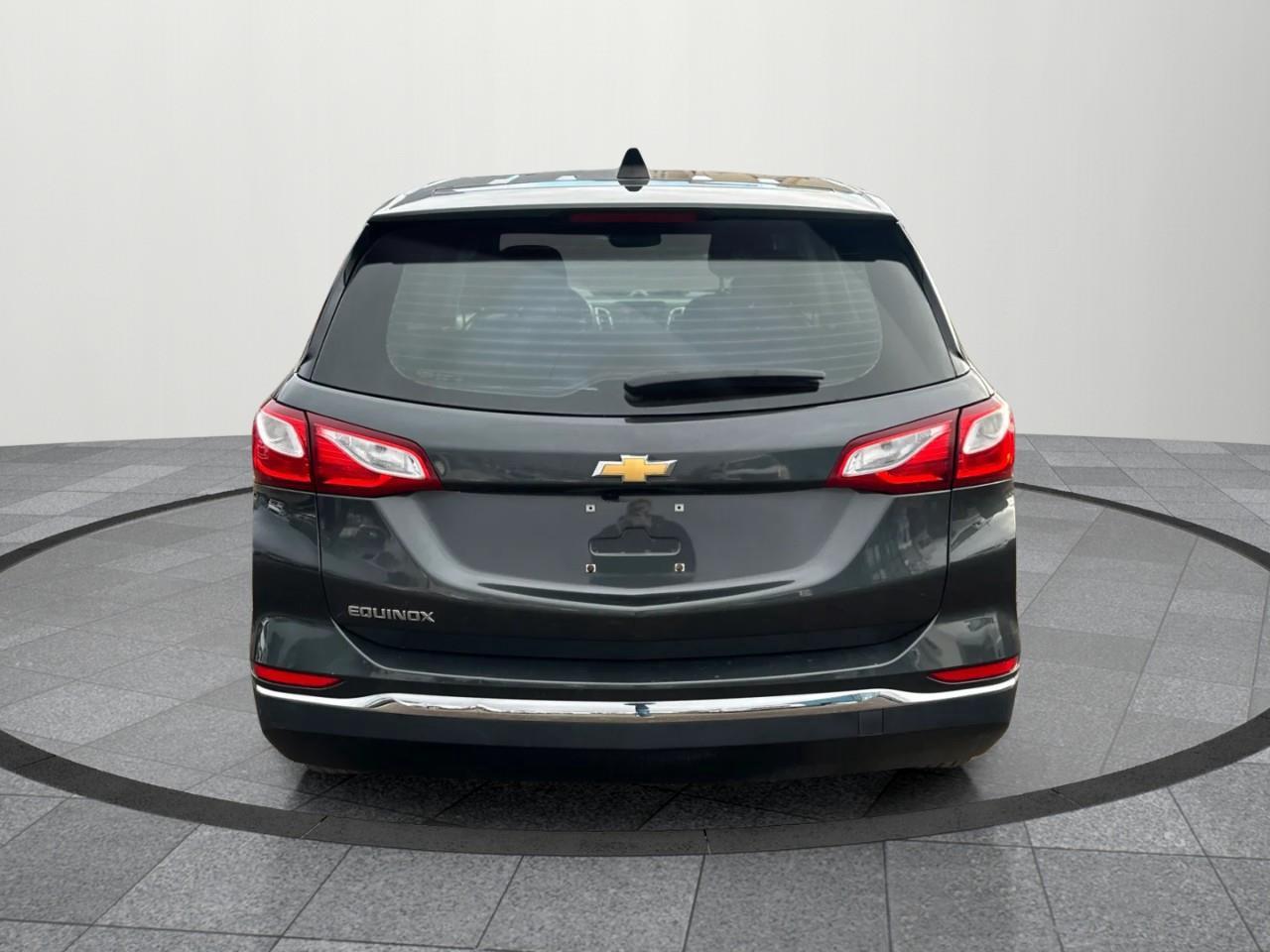 2018 Chevrolet Equinox LS Front-Wheel Drive Photo4
