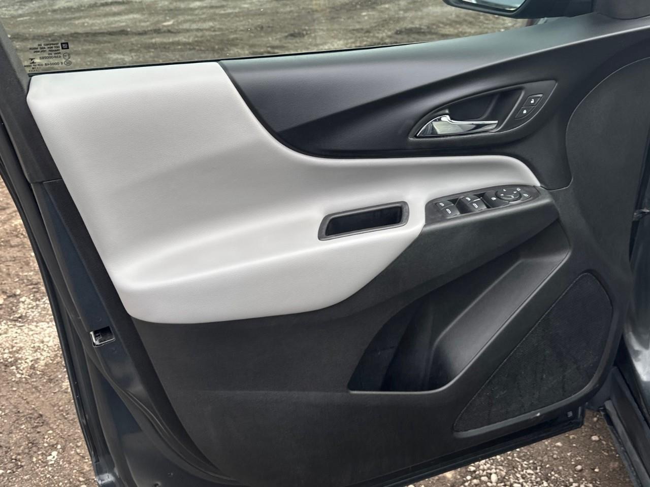 2018 Chevrolet Equinox LS Front-Wheel Drive Photo