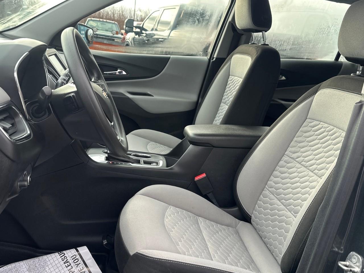 2018 Chevrolet Equinox LS Front-Wheel Drive Photo