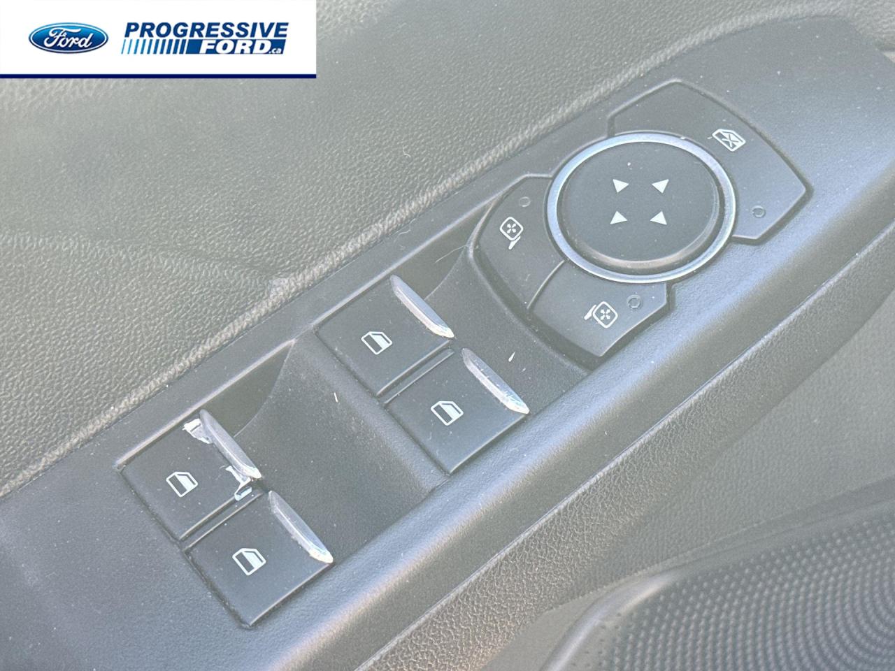 2021 Ford Escape Titanium 4dr All-Wheel Drive Photo