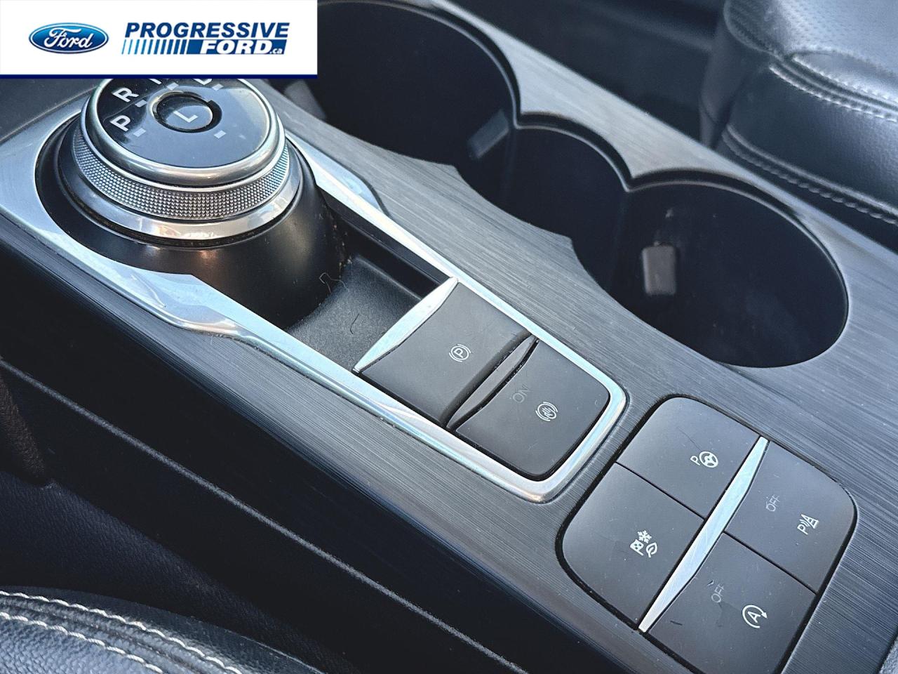 2021 Ford Escape Titanium 4dr All-Wheel Drive Photo