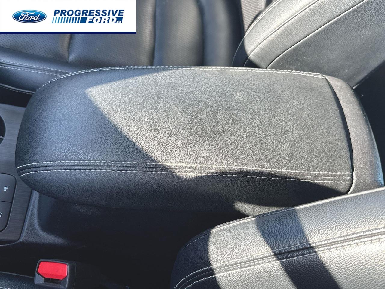 2021 Ford Escape Titanium 4dr All-Wheel Drive Photo