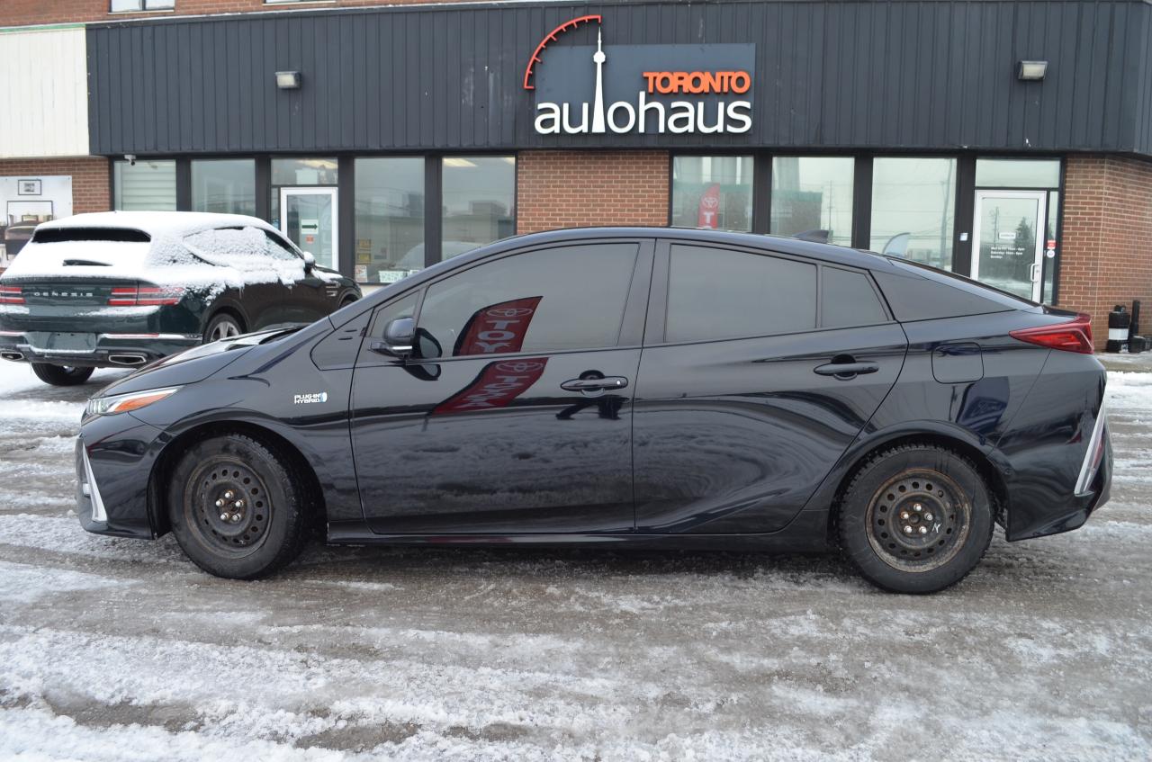 2020 Toyota Prius Prime XLE I LEATHER I JBL I NO ACCIDENTS Photo