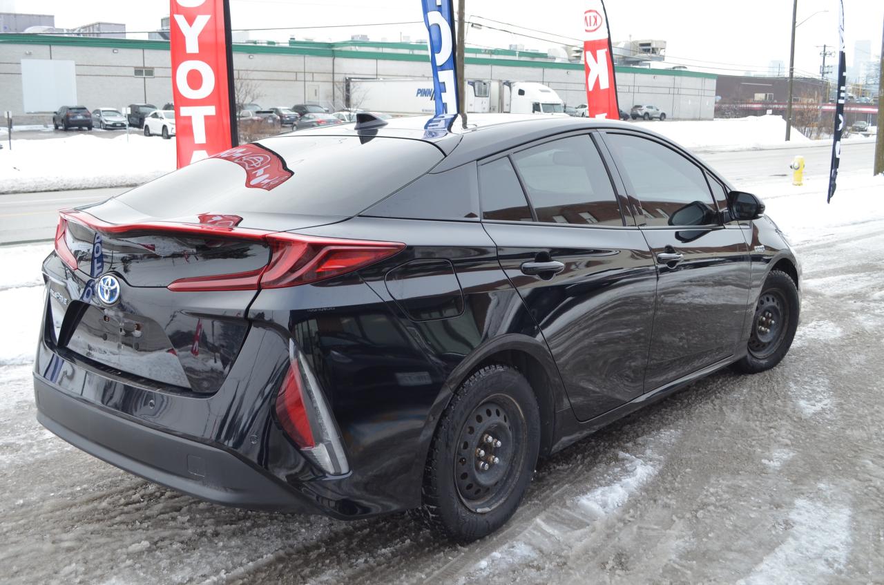 2020 Toyota Prius Prime XLE I LEATHER I JBL I NO ACCIDENTS Photo