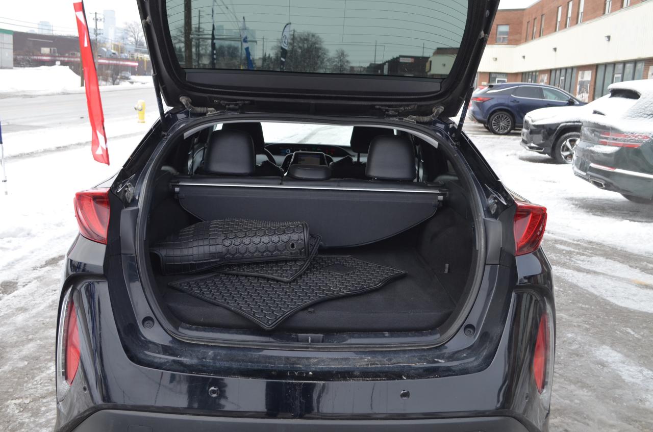 2020 Toyota Prius Prime XLE I LEATHER I JBL I NO ACCIDENTS Photo