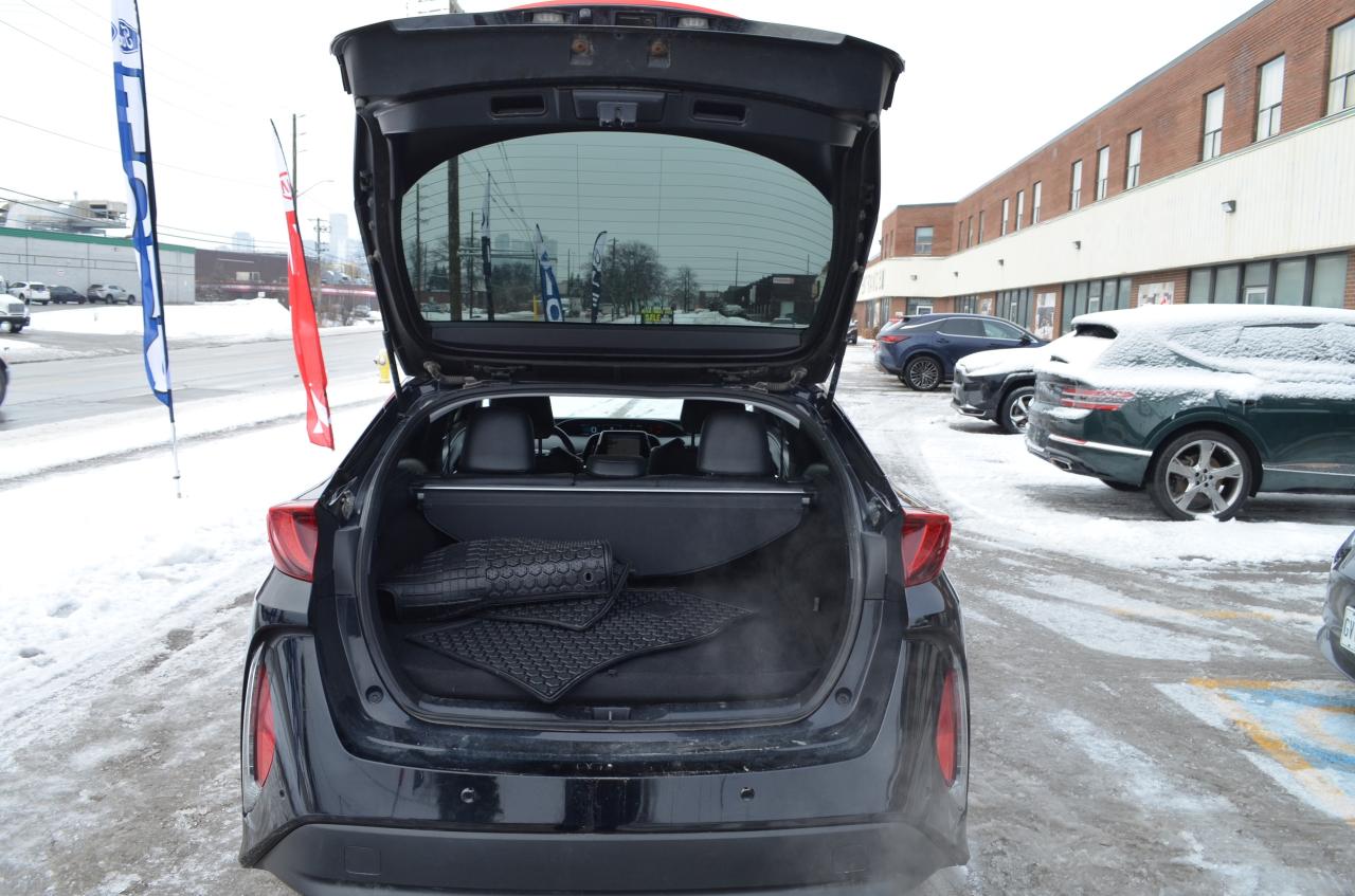 2020 Toyota Prius Prime XLE I LEATHER I JBL I NO ACCIDENTS Photo