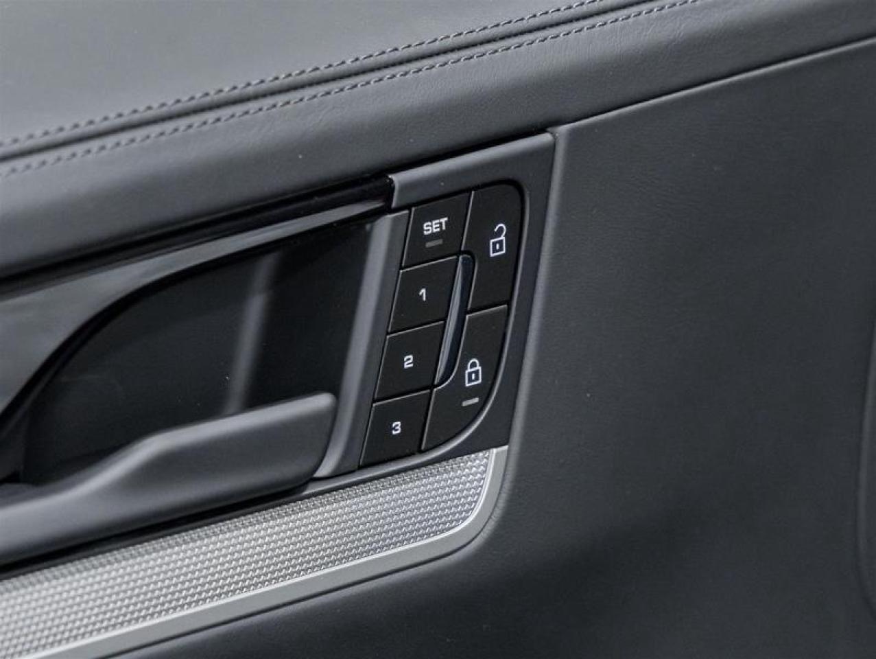 2025 Porsche Cayenne  Photo