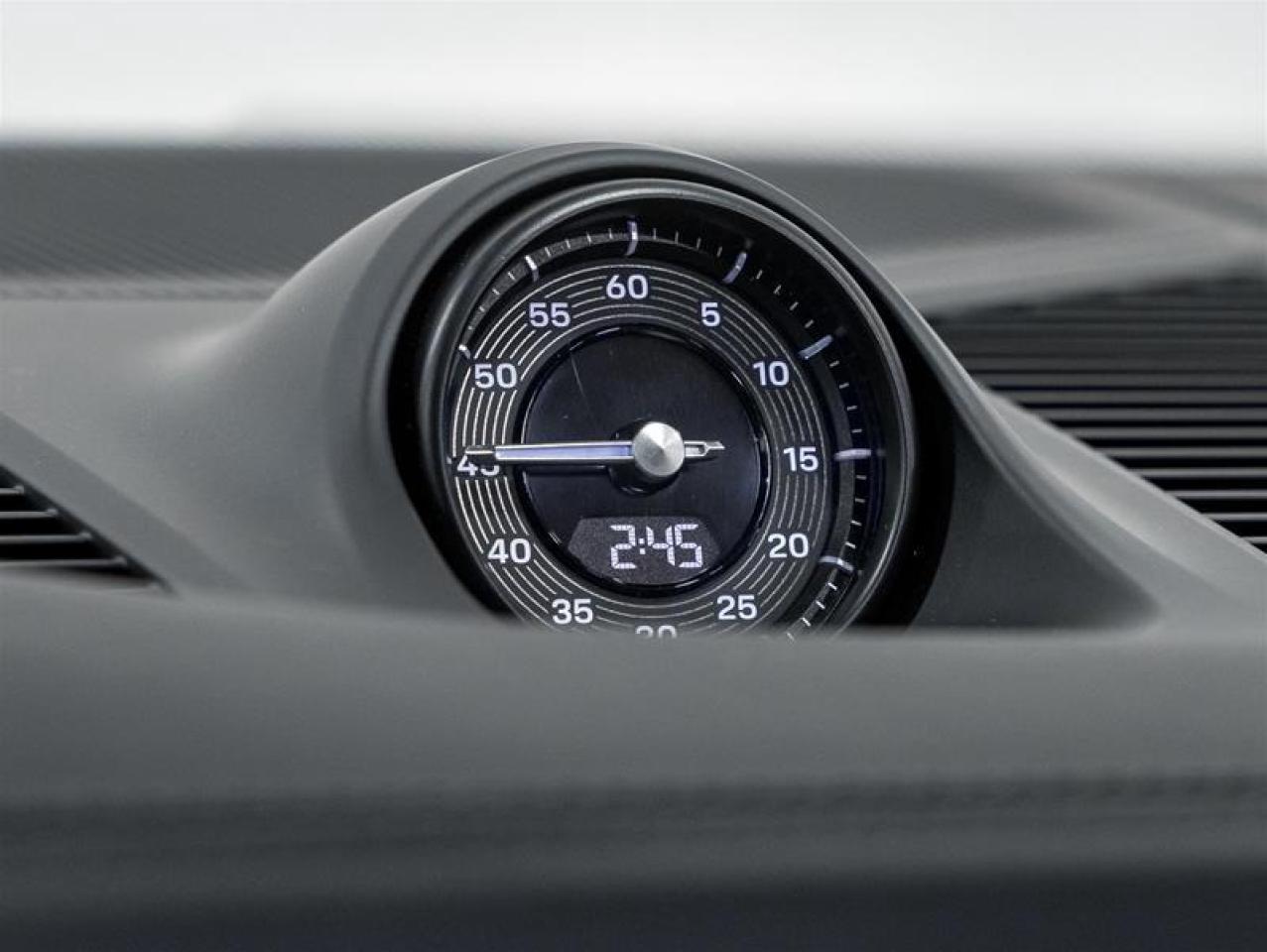 2025 Porsche Cayenne  Photo