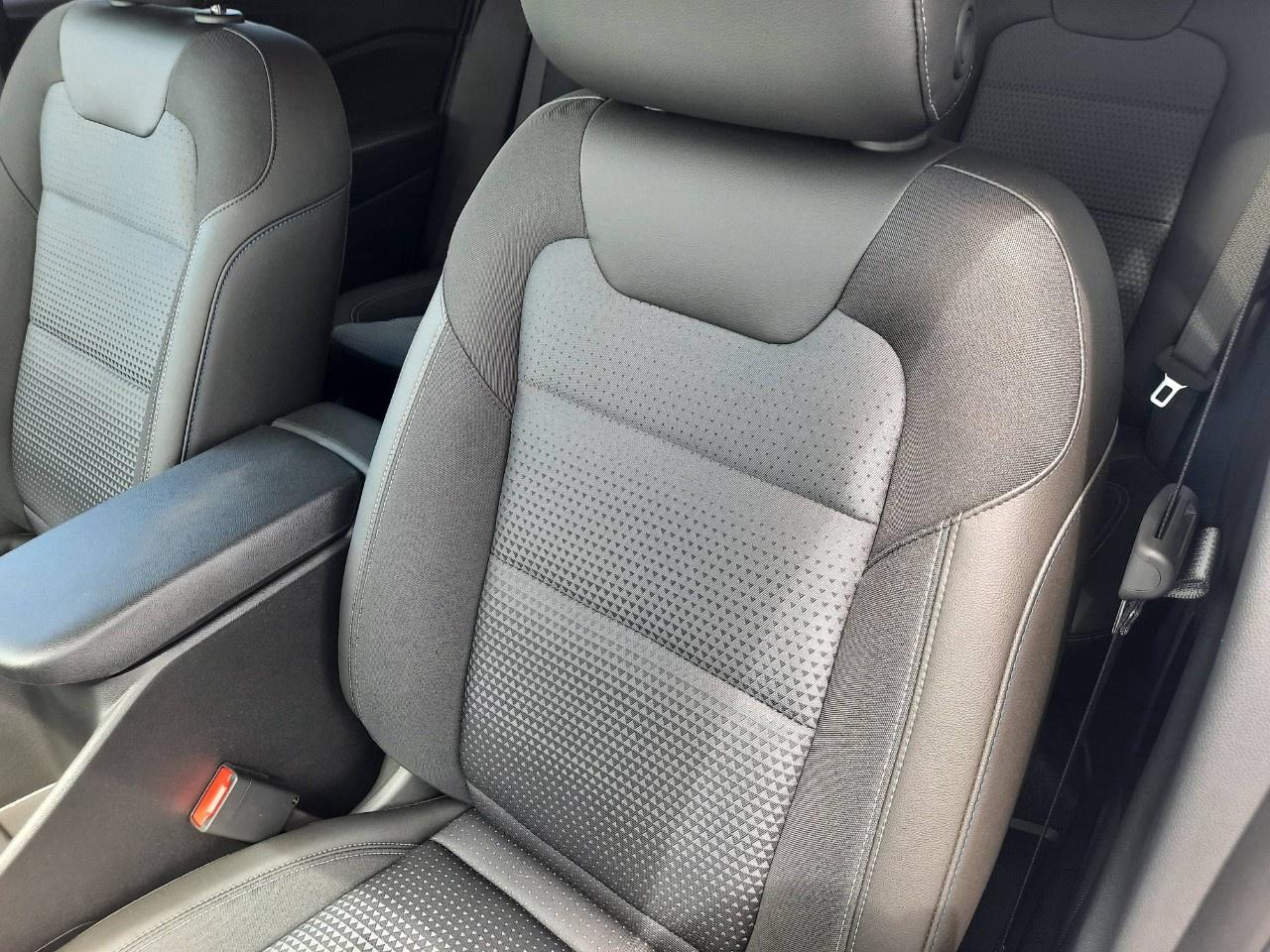 2025 Chevrolet Trax Fwd 4dr Lt Photo4