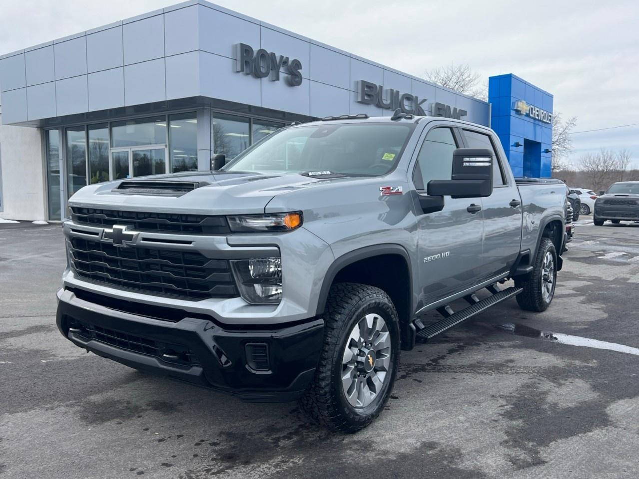 2026 Chevrolet SILVERADO 2500HD 4WD Crew Cab Standard Box Custom Photo