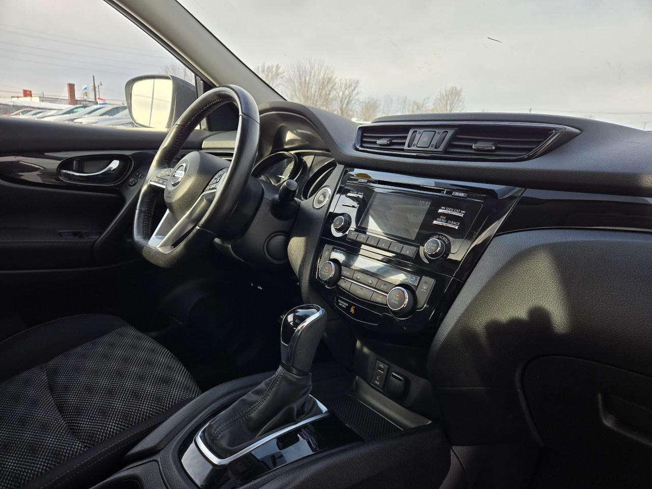 2018 Nissan Qashqai AWD SV CVT Photo