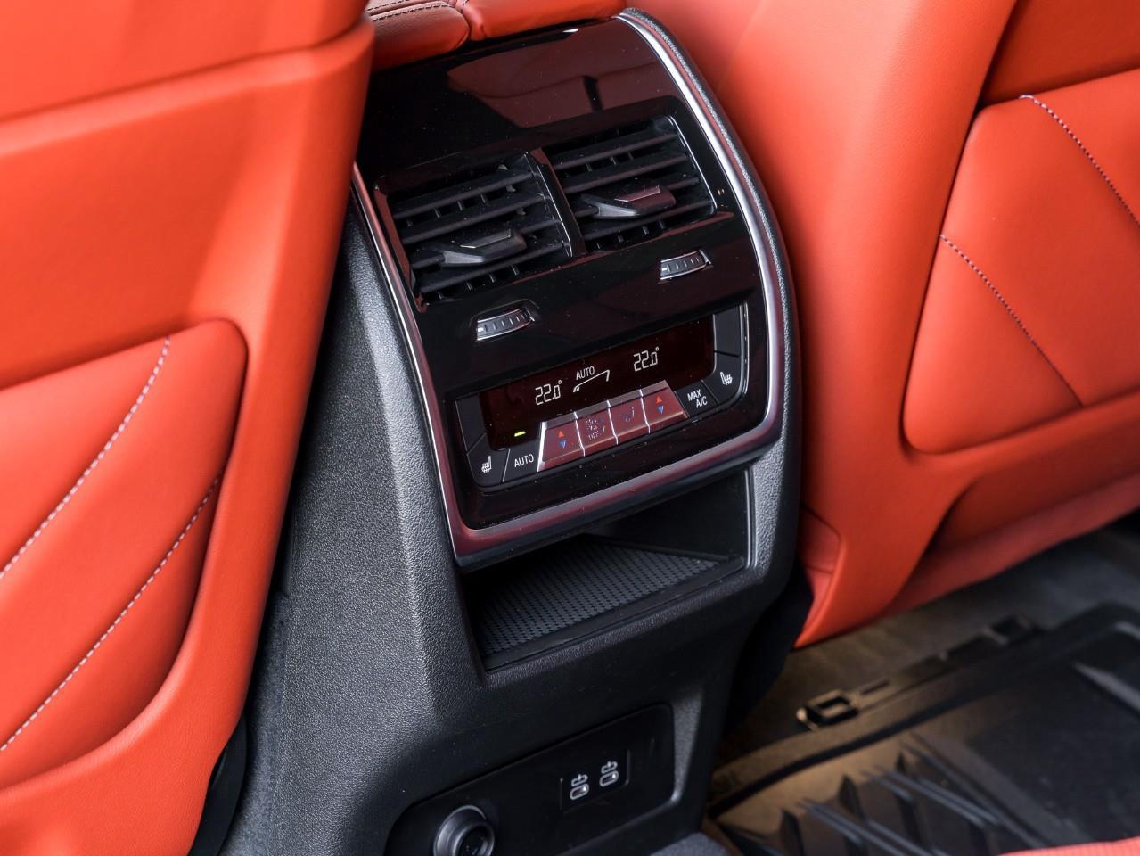 2025 BMW XM Base 4dr All-Wheel Drive Sports Activity Vehicle Photo