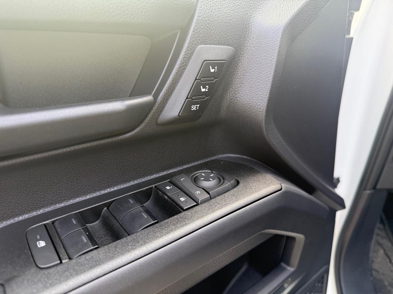 2025 Toyota 4Runner Base 4dr 4x4 Photo