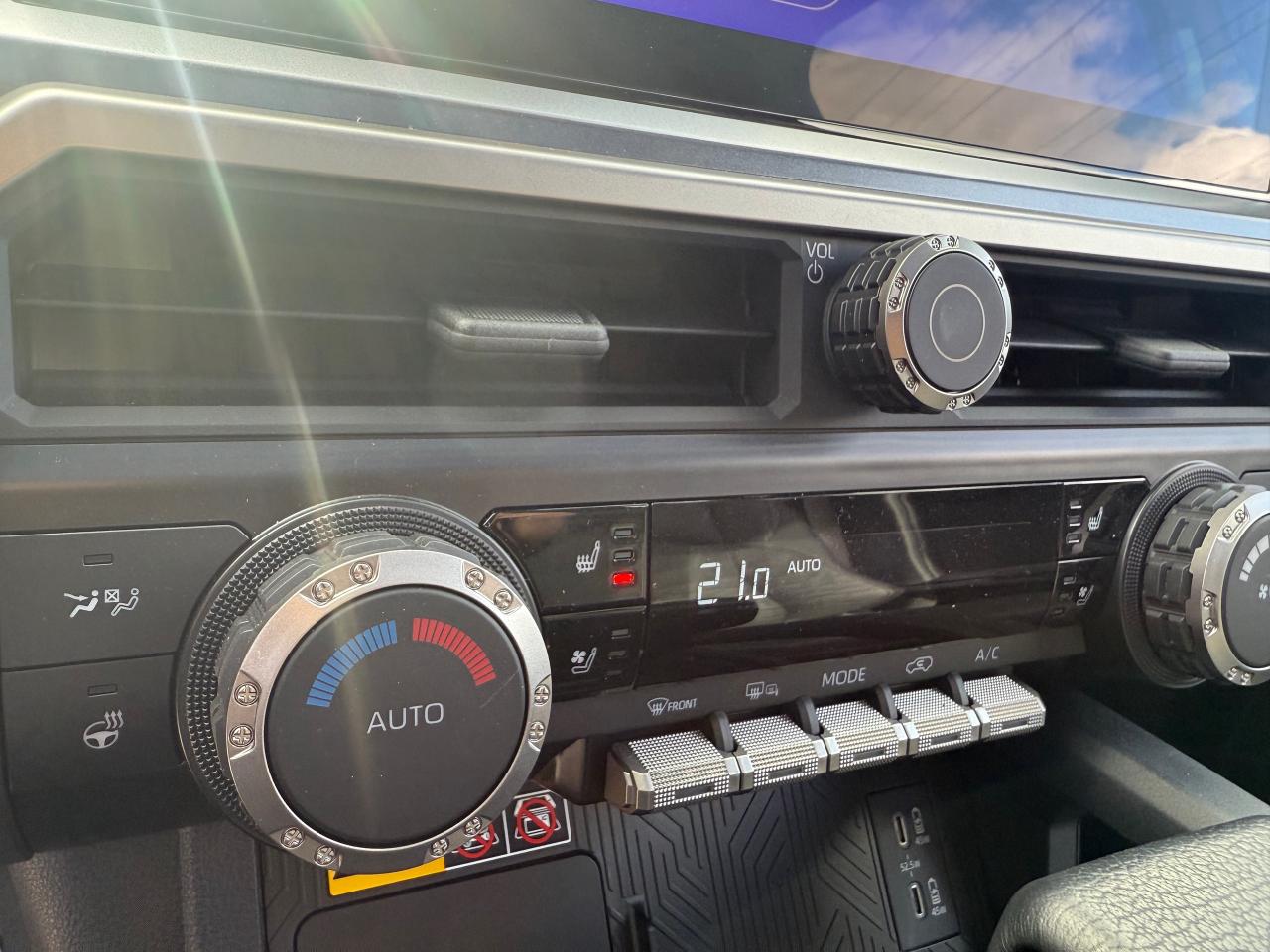 2025 Toyota 4Runner Base 4dr 4x4 Photo